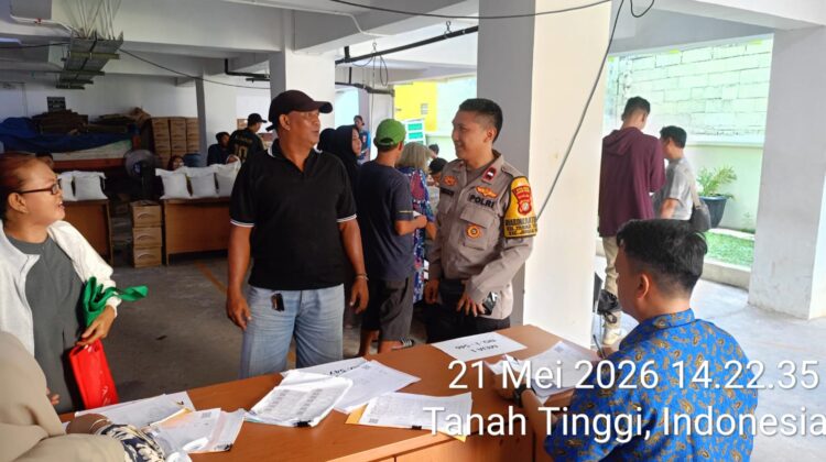 Sinergi Tiga Pilar dan Stakeholder, Pembagian Sembako Bulog di Tanah Tinggi Berjalan Aman dan Tertib