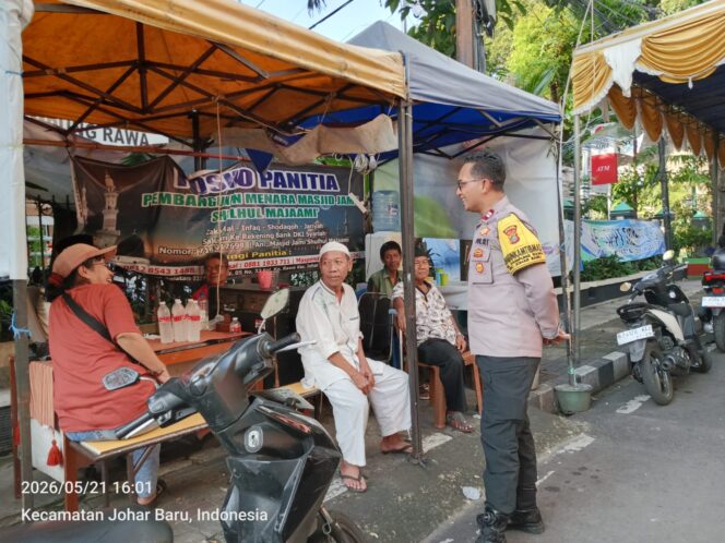 
					Senyum Ramah dan Humanis, Bhabinkamtibmas Kampung Rawa Perkuat Cooling System Melalui Sambang Warga