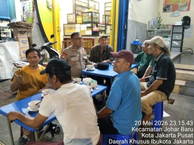 
					Perkuat Sabuk Kamtibmas, Bhabinkamtibmas Johar Baru Patroli Bersama Pengurus RW 03