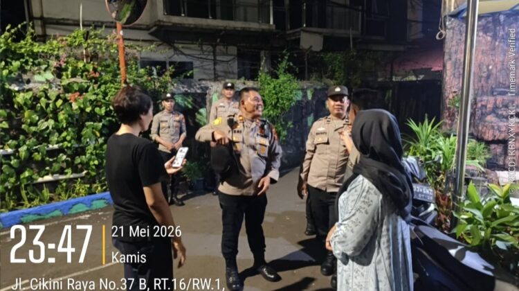 Patroli Jalan Kaki di Kalipasir Cikini, Polsek Metro Menteng Perkuat Pengamanan Dinihari