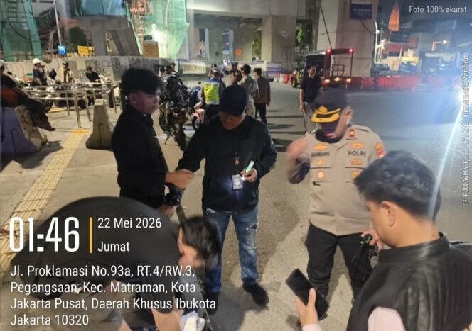 
					Polsek Metro Menteng Sita Ganja dan Miras Saat Razia Malam di Perbatasan Menteng Senen