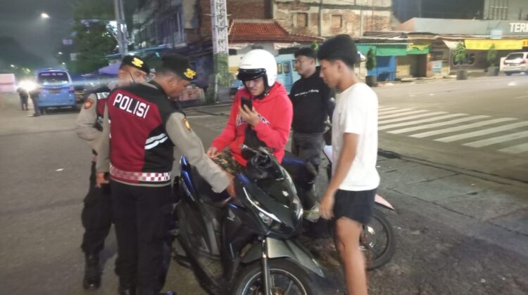 Operasi Cipta Kondisi di Terminal Senen, Polisi Tegur Pengendara dan Antisipasi Kejahatan Jalanan
