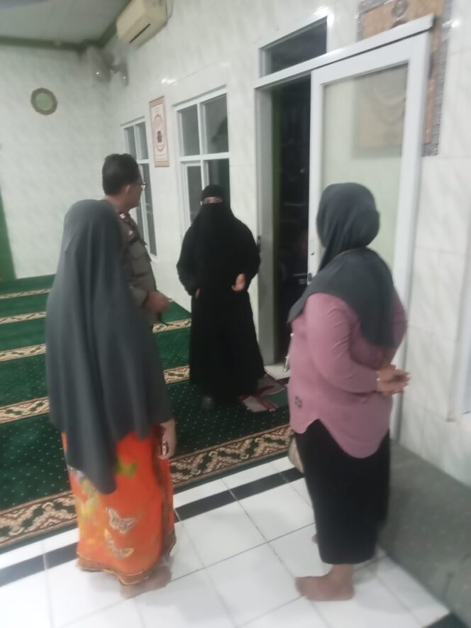 
					Bhabinkamtibmas Karet Tengsin Gerak Cepat Tindaklanjuti Keluhan DKM Musholla