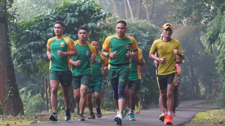 Pangdivif 1 Kostrad Lari 5K Penuh Semangat Bersama Prajurit