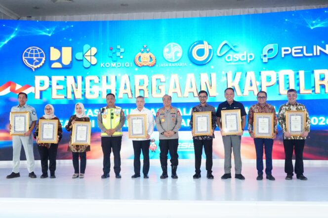
					Wakapolri Tekankan Digitalisasi Layanan dan Inovasi Tilang Elektronik pada Rakernis Fungsi Lantas 2026