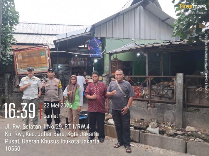 
					Imbauan Humanis Sore Hari, Polsek Johar Baru Bersama 3 Pilar Tertibkan PKL di Samping Pasar Gembrong