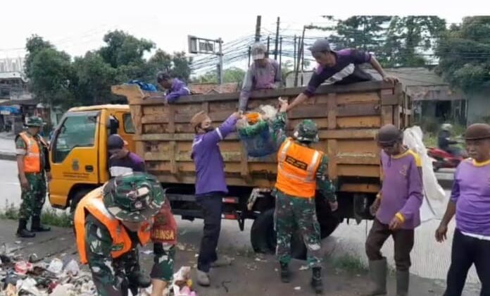 Satgas Sampah Kodim 0510/Trs Tangani Sampah di Wilayah Jayanti