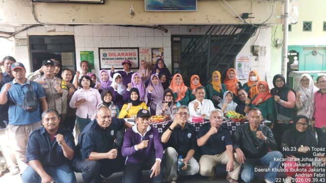 
					Polwan Jaga Jakarta Bersama 3 Pilar dan Kader Jumantik Gelar PSN serta Penyuluhan KDRT di Galur