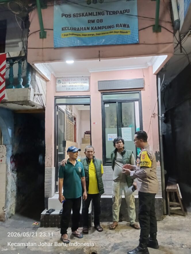 
					Midnight Cooling System, Bhabinkamtibmas Kampung Rawa Perkuat Satkamling dan Kewaspadaan Warga