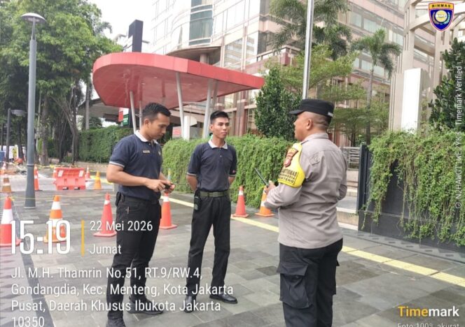 
					Bhabinkamtibmas Gondangdia Tingkatkan Patroli Kamtibmas di Gedung Sinarmas Land
