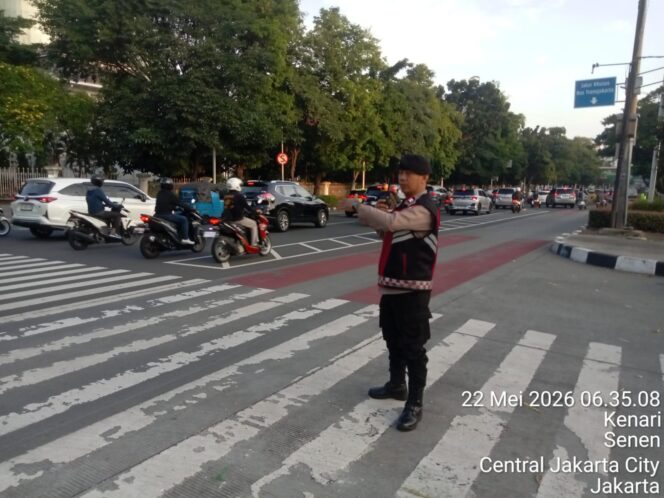 
					Polsek Senen Ploting Personel Atur Lalu Lintas di Kawasan Salemba Raya