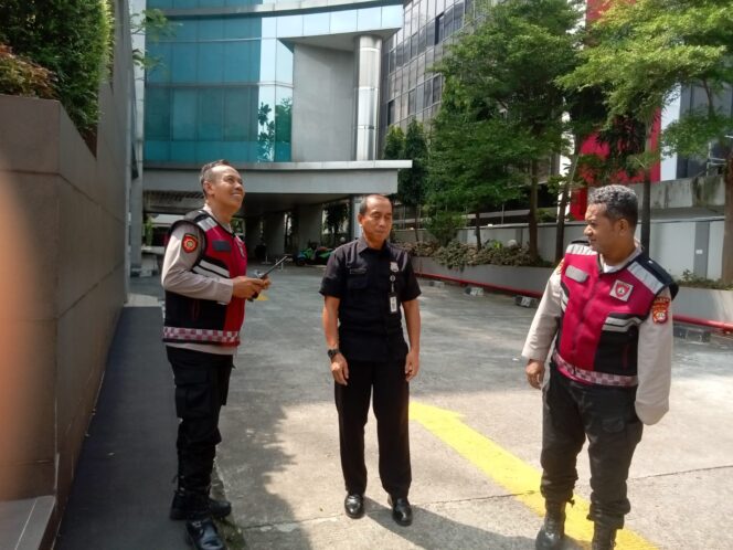
					Patroli Dialogis Polsek Senen Sambangi Sejumlah Titik Vital, Warga Diimbau Waspada Kejahatan Jalanan