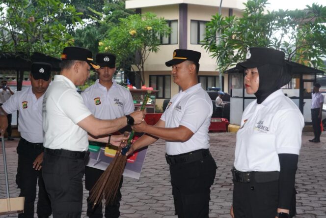 
					Kapolres Jakpus Canangkan Gerakan Jaga Jakarta Bersih dan Asri
