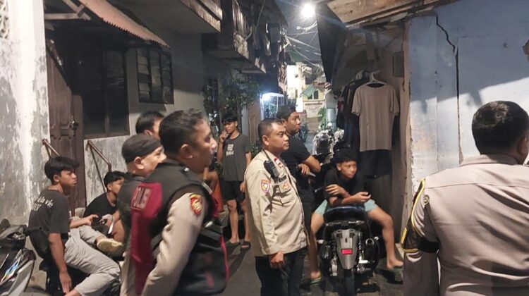 Quick Response Polsek Senen Tindak Aduan 110, Kerumunan Anak Muda yang Ganggu Warga Dibubarkan