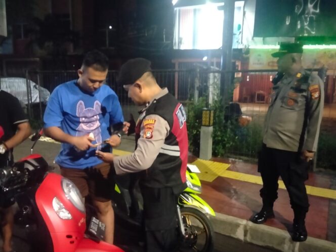 
					Operasi Cipta Kondisi Polsek Sawah Besar, Polisi Perketat Patroli dan Razia Cegah Kejahatan Jalanan