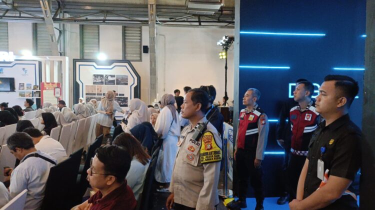 Kapolsubsektor Pasar Baru Polsek Sawah Besar Berikan Pelayanan Giat Festival FESARBI 2026 di Pos Bloc Jakarta