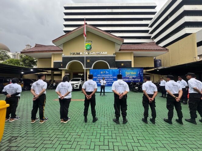 
					Apel Jaga Jakarta Bersih dan Asri, Polsek Sawah Besar Gelar Korve Lingkungan Mako