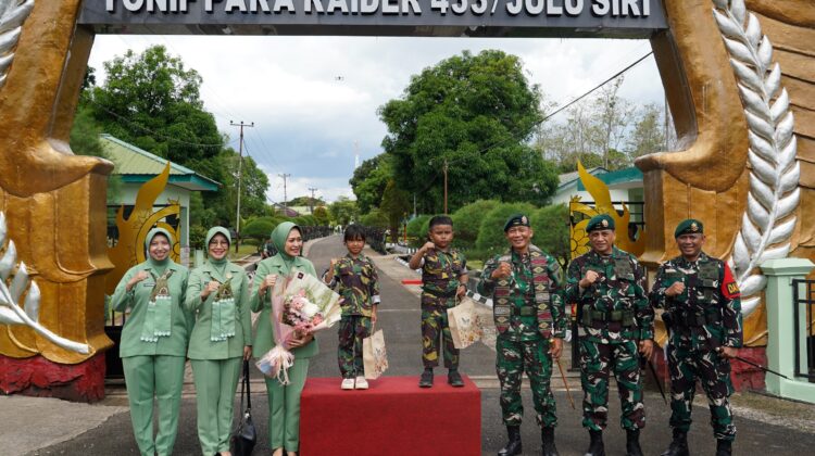 Pangkostrad Kunjungi Yonif 433 Kostrad, Tekankan Profesionalisme dan Kehormatan Prajurit