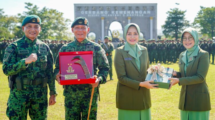 Pangkostrad Pimpin Sertijab Pangdivif 3 Kostrad