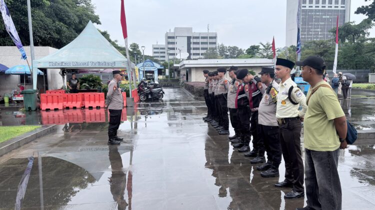 Polsek Sawah Besar Monitoring Dan Pengamanan Indonesia Berdzikir dan MTQ Internasional di Masjid Istiqlal