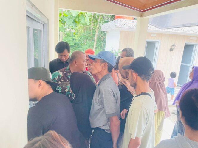 
					Babinsa Koramil 14/Panongan Monitoring Penyaluran Bantuan Pangan BULOG di Desa Peusar