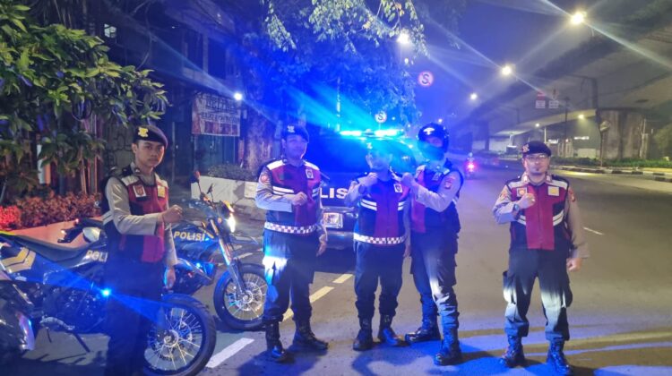 Patroli Blue Light Polsek Johar Baru Perkuat Antisipasi 3C dan Tawuran Dini Hari