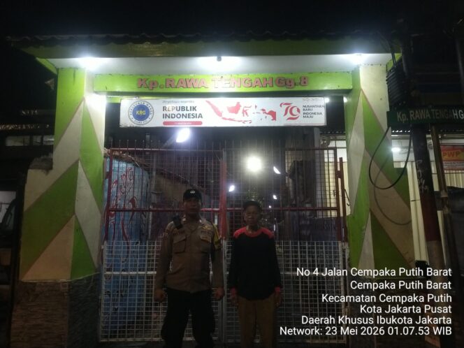 
					Sambang Pos Kamling Tengah Malam, Bhabinkamtibmas Galur Ajak Warga Perkuat Keamanan Lingkungan