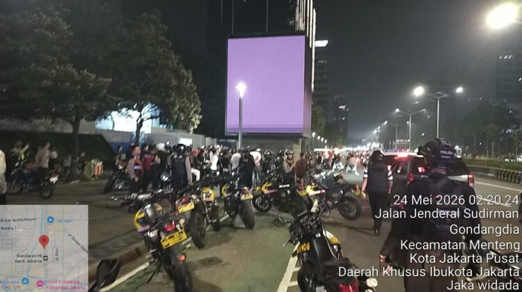 Patroli Tengah Malam Polsek Metro Menteng Tertibkan Pemotor di Kawasan Bundaran HI Mh Thamrin