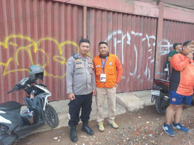 
					Bhabinkamtibmas Kebon Kacang Lakukan Monitoring Tikpul Suporter Persija