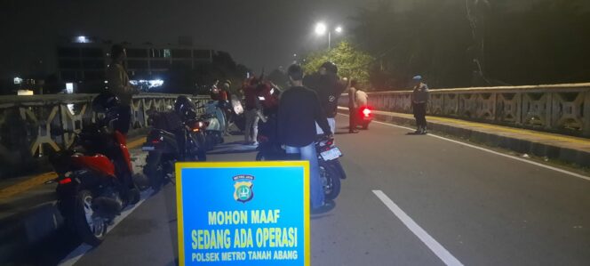 
					Polsek Metro Tanah Abang Intensifkan Razia Stationer, Dua Pengendara Diamankan Bawa Tramadol