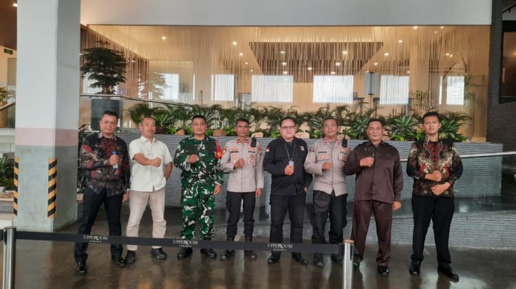 Pelayanan Pengamanan Humanis Polsek Metro Menteng Warnai Ibadah Minggu di Gedung Annex Building