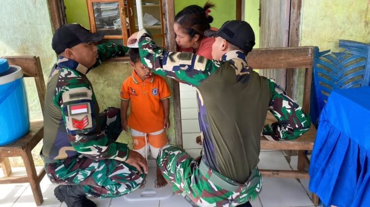 Yonarmed 12 Kostrad Peduli Kesehatan Warga Perbatasan