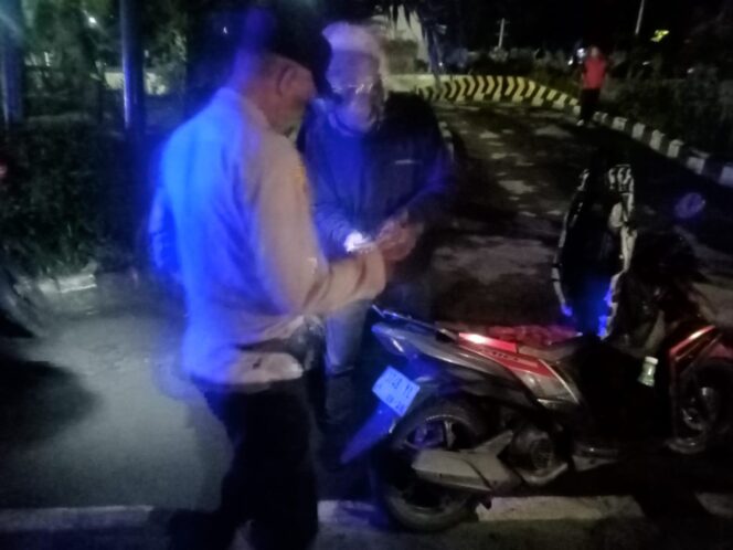 
					Polsek Cempaka Putih Gencar Razia Antisipasi Guantibmas, Polisi Temukan Dugaan Pil Tramadol dari Pengendara Motor