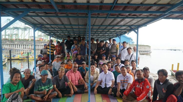 Ditpolairud Polda Metro Dialog dengan Nelayan Kalibaru, Bahas Alat Tangkap hingga Limbah