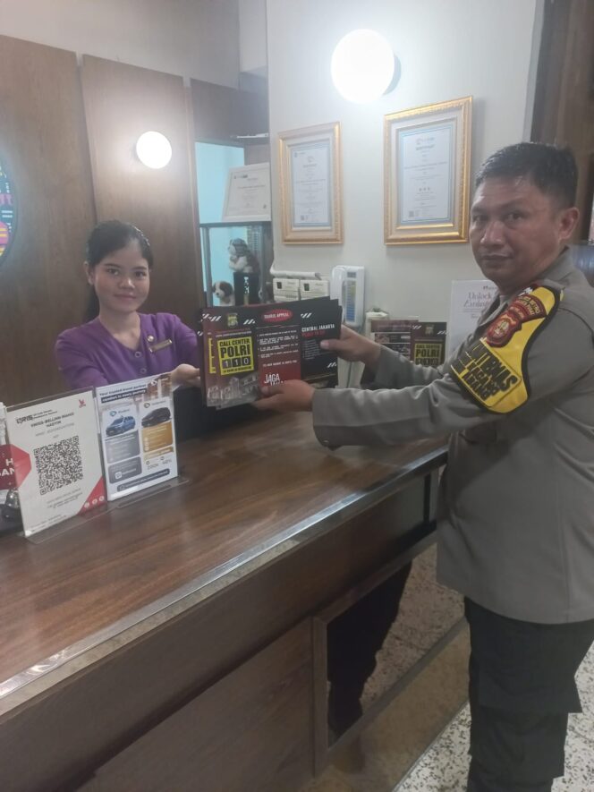 
					Polsek Metro Tanah Abang Sosialisasikan Kamtibmas kepada WNA di Hotel Swiss-Belinn Kebon Kacang