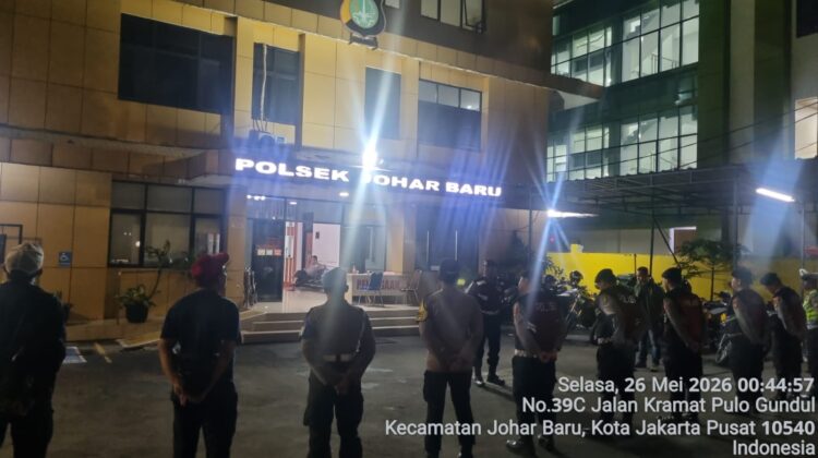 Dini Hari Polisi Bersiaga, Apel Cipta Kondisi Polsek Johar Baru Siap Berantas Kejahatan Jalanan