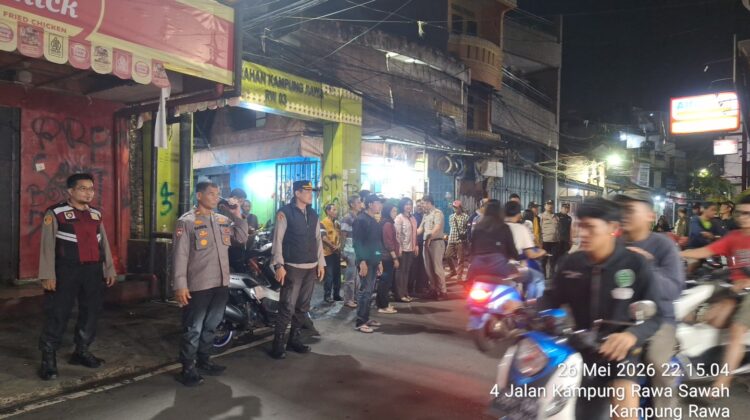 Polsek Johar Baru Bersama 3 Pilar Laksanakan Penyekatan dan Pengaturan Lalu Lintas Saat Malam Takbir Idul Adha 1447 H