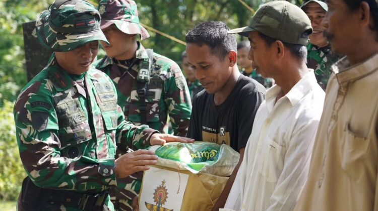 Prajurit Divif 3 Kostrad Tak Hanya Berlatih Tempur, Tapi Juga Jadi Sahabat Rakyat