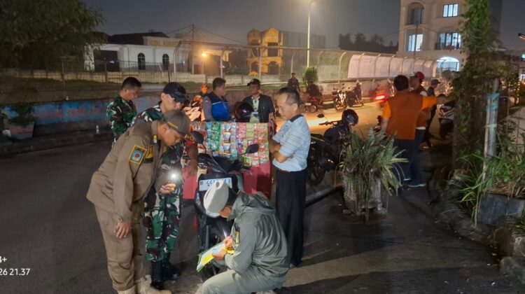 Koramil Cipayung Gelar Patroli Bersama Komduk Ciptakan Wilayah Aman dan Kondusif