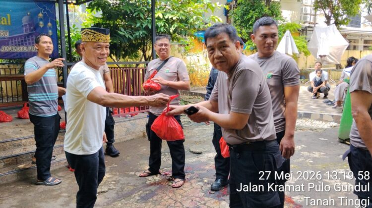 Idul Adha Berbagi, Polsek Johar Baru Tebar Kepedulian Lewat Kurban untuk Anggota dan Warga