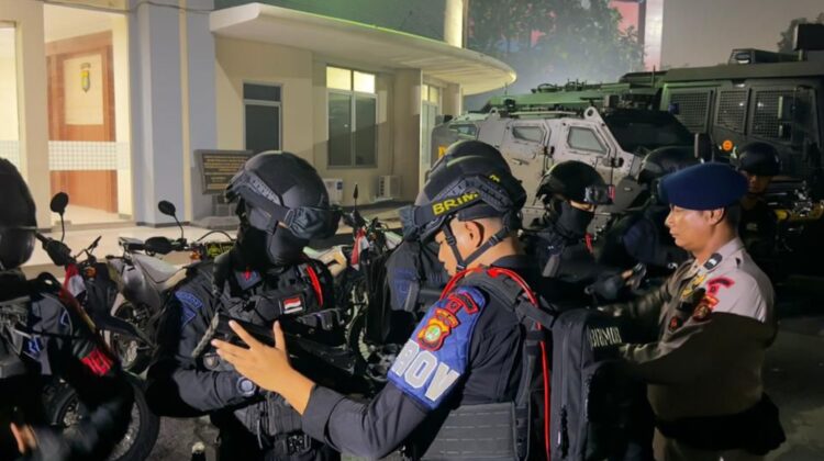 Brimob Polda Metro Jaya Gagalkan Tawuran dan Amankan Senjata Tajam di Bekasi Kota