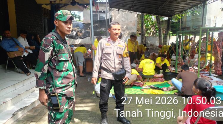 Semangat Kurban Satukan Kepedulian, Polisi Monitoring Pemotongan Hewan Kurban di DPC Golkar Jakpus