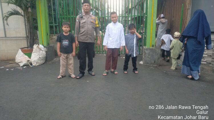 Pelayanan dan Pengamanan Humanis, Polisi Kawal Sholat Idul Adha di Wilayah Galur