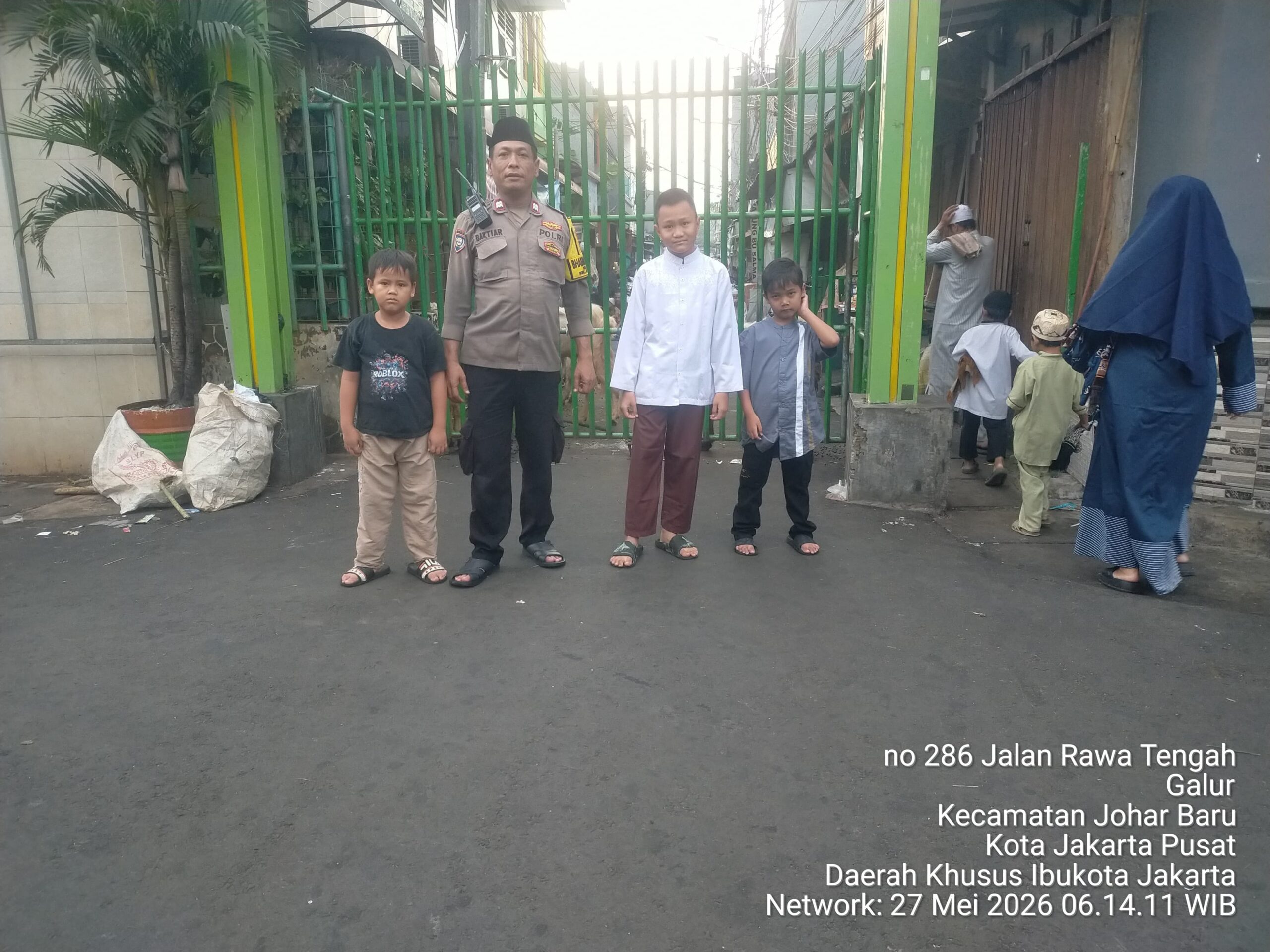 Pelayanan dan Pengamanan Humanis, Polisi Kawal Sholat Idul Adha di Wilayah Galur