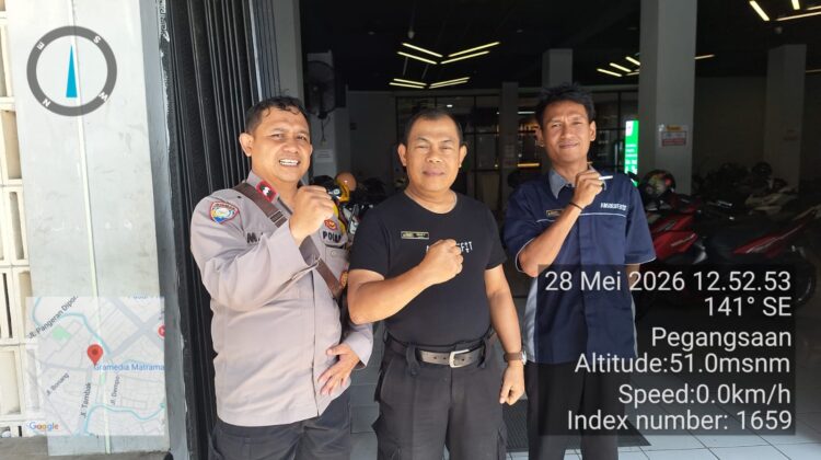 Patroli Kewilayahan di Gedung Absolut Fit, Bhabinkamtibmas Pegangsaan Perkuat Antisipasi Kejahatan Jalanan