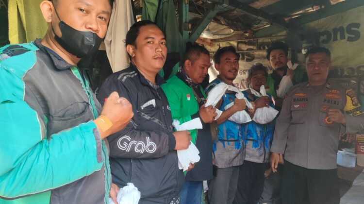 Polsek Metro Tanah Abang Salurkan Daging Qurban kepada Sabuk Kamtibmas Bendungan Hilir