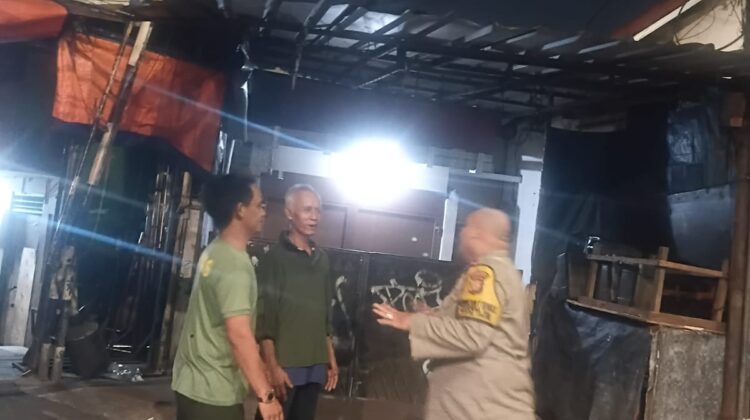 Bhabinkamtibmas Sambang Awak Satkamling RW 04 Kampung Bali