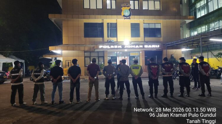 Tengah Malam, Kapolsek Johar Baru Pimpin Apel Operasi Cipta Kondisi Berantas Begal dan Kejahatan Jalanan