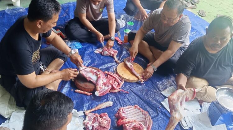 Polsek Sawah Besar Gelar Pemotongan Hewan Kurban Idul Adha 1447 H, Daging Dibagikan untuk Personel dan Warga Sekitar