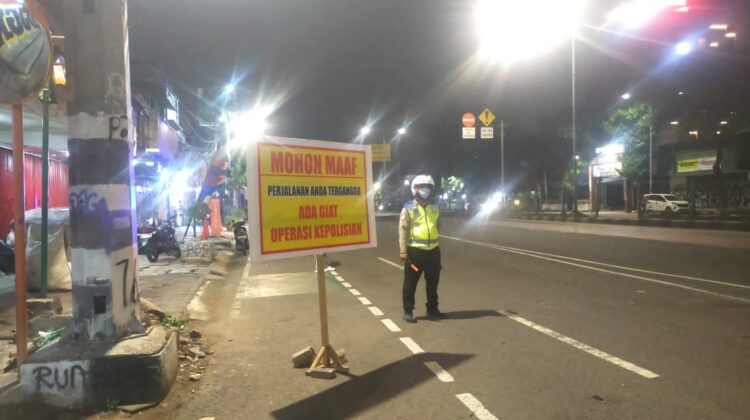 Polsek Senen Gelar Operasi Kejahatan Jalanan, Dua Pelanggar Diberi Teguran Humanis